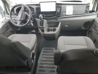 2024 Ford Transit Passenger XL z VIN 1FBAX2YG7RKA21561, wystawiony jako Copart lot #53460995 z przebiegiem 35 790 mil mil oraz Tytuł czysty. Historia ofert i sprzedaży dostępna na DreamBid. Obrazek 8.