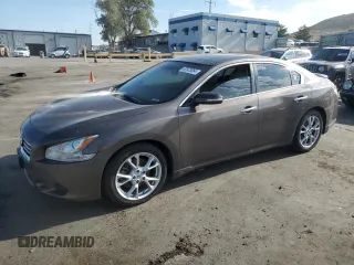 2013 Nissan Maxima SV z VIN 1N4AA5AP2DC816471, wystawiony jako Copart lot #88894995 z przebiegiem 156 514 mil mil oraz Czysty tytuł • Clean title. Historia ofert i sprzedaży dostępna na DreamBid. Obrazek 1.