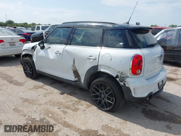 2016 MINI Countryman S with VIN WMWZC3C53GWP53582, listed as a IAAI auction lot 42400636 with Not provided miles and . Bid and sale history available at DreamBid. Image 3.