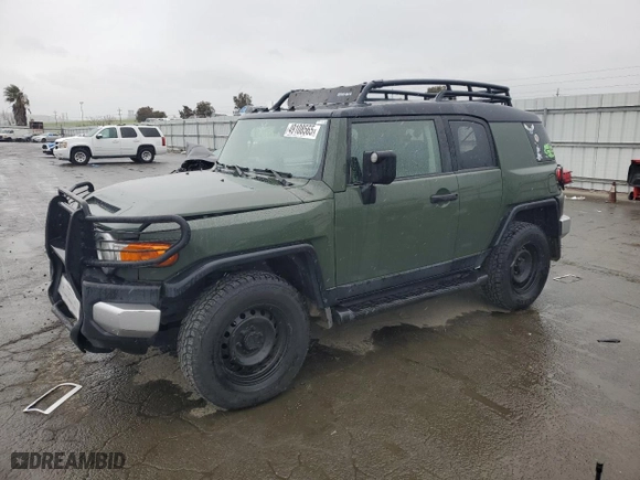 2011 Toyota FJ Cruiser with VIN JTEBU4BFXBK103533, listed as a Copart auction lot 49108565 with 106,123 mi miles and Salvage Title. Bid and sale history available at carsss.com. Image 1.