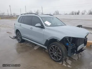 2024 BMW X7 xDrive40i with VIN 5UX23EM08R9V69757, listed as a IAAI auction lot 41607417 with 6,188 mi miles. Bid and sale history available at carsss.com. Image 1.