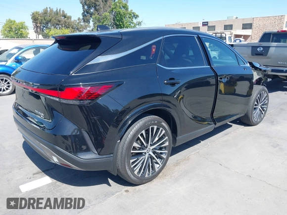 2023 Lexus RX 350h z VIN 2T2BBMCA1PC005914, wystawiony jako IAAI lot #42200587 z przebiegiem 22 480 mil mil oraz . Historia ofert i sprzedaży dostępna na DreamBid. Obrazek 4.