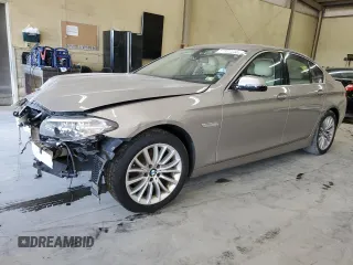 2016 BMW 5 Series 528i с VIN WBA5A5C54GD529359, выставлен на аукционе Copart как лот 61907235 с пробегом 111 621 миль миль и Списание • Salvage title. История ставок и продаж доступна на DreamBid. Изображение 1.