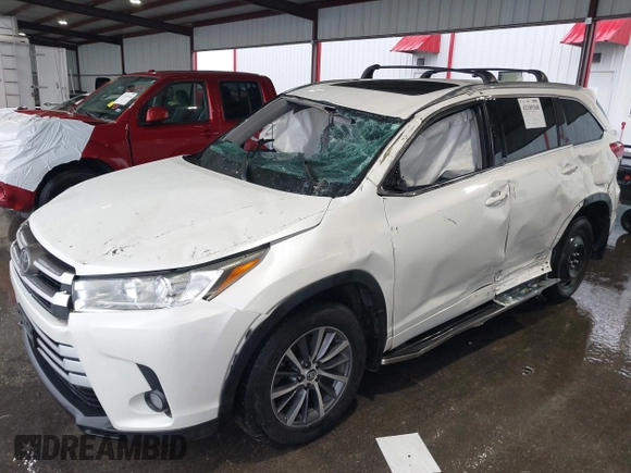 2018 Toyota Highlander SE with VIN 5TDKZRFH9JS536377, listed as a IAAI auction lot 42189368 with 71,979 mi miles and . Bid and sale history available at DreamBid. Image 6.