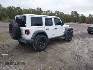 2021 Jeep Wrangler Unlimited Willys with VIN 1C4HJXDN0MW685716, listed as a IAAI auction lot 40837088 with 35,881 mi miles and . Bid and sale history available at DreamBid. Image 4.