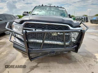 2020 Ram 2500 Tradesman z VIN 3C6UR5CL3LG251077, wystawiony jako Copart lot #63854915 z przebiegiem 196 854 mil mil oraz Czysty tytuł • Clean title. Historia ofert i sprzedaży dostępna na DreamBid. Obrazek 5.