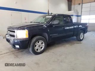 2007 Chevrolet Silverado 1500 LT w/2LT with VIN 2GCEC19J171638447, listed as a Copart auction lot 46090945 with 340,895 mi miles and Salvage Title. Bid and sale history available at carsss.com. Image 1.
