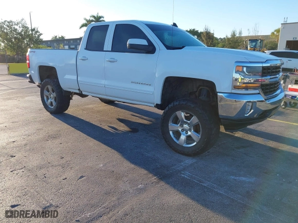 2017 Chevrolet Silverado 1500 LT with VIN 1GCVKREC7HZ216507, listed as a IAAI auction lot 41828407 with 138,294 mi miles. Bid and sale history available at carsss.com. Image 1.