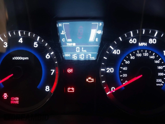 2014 Hyundai Accent SE z VIN KMHCU5AE4EU163402, wystawiony jako IAAI lot #41755872 z przebiegiem 161 017 mil mil oraz . Historia ofert i sprzedaży dostępna na DreamBid. Obrazek 7.