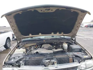 2005 Chevrolet Tahoe LS with VIN 1GNEK13T25J143083, listed as a IAAI auction lot 41714311 with 264,395 mi miles. Bid and sale history available at carsss.com. Image 10.