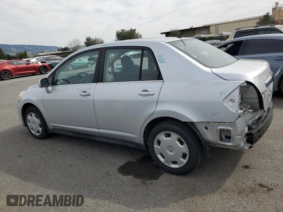 2009 Nissan Versa 1.8 S with VIN 3N1BC11E69L374261, listed as a Copart auction lot 47252795 with 70,600 mi miles and Salvage Title. Bid and sale history available at carsss.com. Image 2.