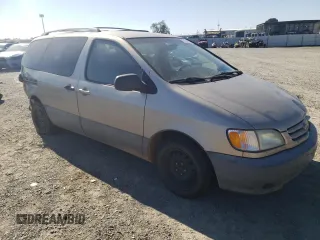 2001 Toyota Sienna LE with VIN 4T3ZF13C41U400383, listed as a Copart auction lot 47057865 with 271,432 mi miles and Salvage Title. Bid and sale history available at carsss.com. Image 4.