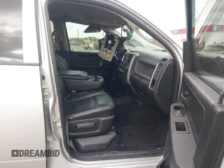 2015 Ram 2500 Tradesman z VIN 3C6UR5CL7FG557414, wystawiony jako IAAI lot #41829862 z przebiegiem 106 106 mil mil oraz . Historia ofert i sprzedaży dostępna na DreamBid. Obrazek 5.
