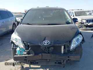 2013 Toyota Sienna XLE AAS with VIN 5TDYK3DC0DS293680, listed as a IAAI auction lot 42033734 with 136,171 mi miles and . Bid and sale history available at carsss.com. Image 13.