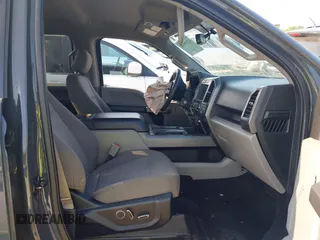 2017 Ford F-150 XL z VIN 1FTEW1EG1HKE03887, wystawiony jako IAAI lot #42399544 z przebiegiem 164 042 mil mil oraz . Historia ofert i sprzedaży dostępna na DreamBid. Obrazek 5.