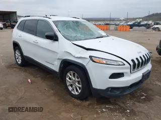 2016 Jeep Cherokee Latitude z VIN 1C4PJMCS7GW246230, wystawiony jako IAAI lot #41184449 z przebiegiem 105 277 mil mil oraz . Historia ofert i sprzedaży dostępna na DreamBid. Obrazek 1.