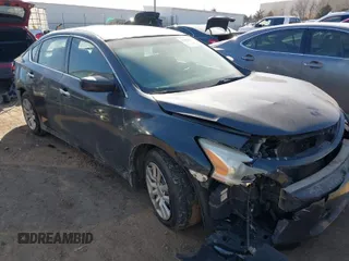 2015 Nissan Altima 2.5 z VIN 1N4AL3AP3FC188812, wystawiony jako IAAI lot #41592227 z przebiegiem 241 773 mil mil oraz . Historia ofert i sprzedaży dostępna na DreamBid. Obrazek 1.