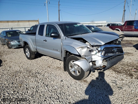 2013 Toyota Tacoma with VIN 5TFUU4EN7DX066673, listed as a Copart auction lot 42712975 with 150,871 mi miles and Salvage Title. Bid and sale history available at carsss.com. Image 4.