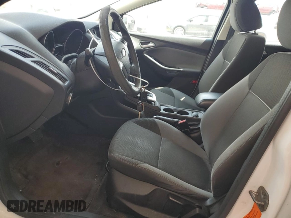 2014 Ford Focus SE z VIN 1FADP3K22EL119306, wystawiony jako Copart lot #56653505 z przebiegiem 109 021 mil mil oraz Czysty tytuł • Clean title. Historia ofert i sprzedaży dostępna na DreamBid. Obrazek 7.