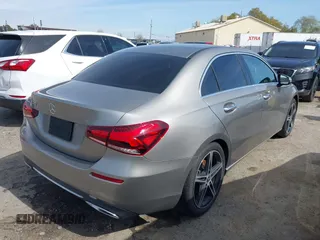 2019 Mercedes-Benz A 220 z VIN WDD3G4EB1KW025196, wystawiony jako IAAI lot #41861125 z przebiegiem 79 396 mil mil oraz . Historia ofert i sprzedaży dostępna na DreamBid. Obrazek 4.