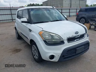 2012 Kia Soul with VIN KNDJT2A5XC7354508, listed as a IAAI auction lot 42078152 with 164,338 mi miles. Bid and sale history available at carsss.com. Image 1.