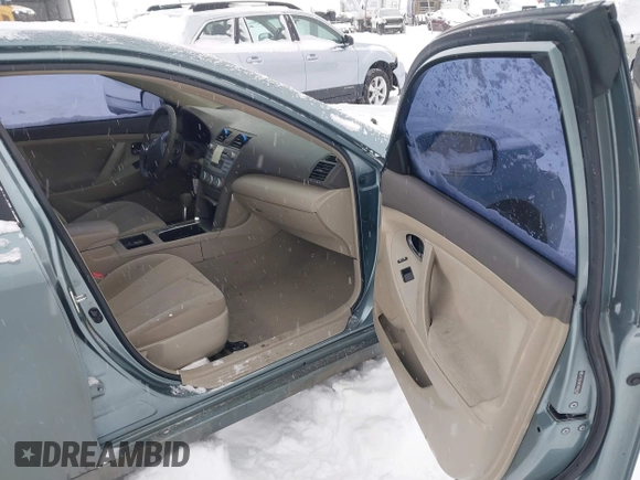 2009 Toyota Camry with VIN 4T1BE46K79U806106, listed as a IAAI auction lot 41493199 with 114,049 mi miles. Bid and sale history available at carsss.com. Image 5.