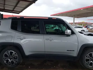 2015 Jeep Renegade Limited with VIN ZACCJADT5FPC38577, listed as a IAAI auction lot 42190585 with 116,883 mi miles and . Bid and sale history available at DreamBid. Image 13.