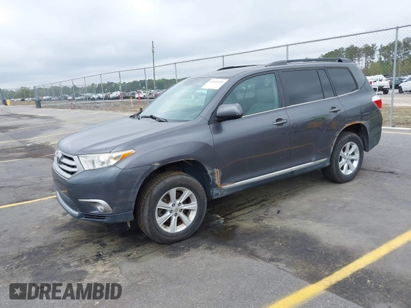 2013 Toyota Highlander with VIN 5TDZA3EH2DS045965, listed as a IAAI auction lot 41922104 with 182,688 mi miles and . Bid and sale history available at DreamBid. Image 2.