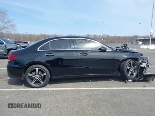 2022 Mercedes-Benz A 220 z VIN W1K3G4FB1NJ361754, wystawiony jako IAAI lot #41795258 z przebiegiem Nie podano mil oraz . Historia ofert i sprzedaży dostępna na DreamBid. Obrazek 13.