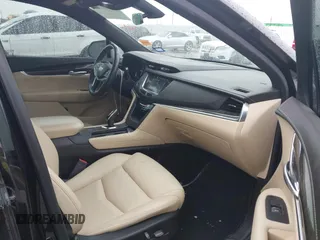 2017 Cadillac XT5 FWD with VIN 1GYKNARS0HZ317508, listed as a IAAI auction lot 40818768 with 132,598 mi miles. Bid and sale history available at carsss.com. Image 5.