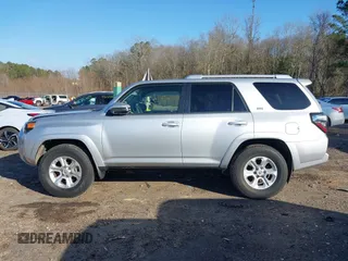 2017 Toyota 4Runner SR5 with VIN JTEZU5JR2H5153527, listed as a IAAI auction lot 41352819 with 109,868 mi miles and . Bid and sale history available at DreamBid. Image 15.