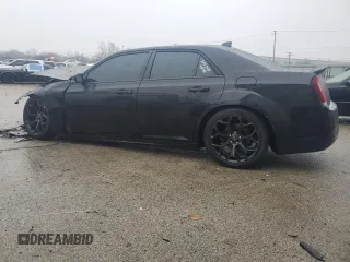 2019 Chrysler 300 with VIN 2C3CCABG1KH548418, listed as a Copart auction lot 43458095 with 61,033 mi miles and Salvage Title. Bid and sale history available at carsss.com. Image 2.