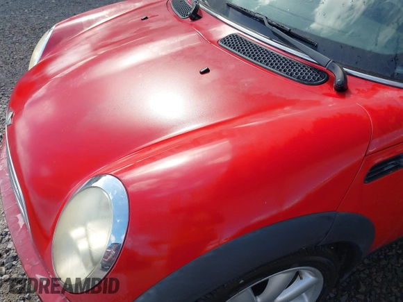 2008 MINI Convertible z VIN WMWRF33558TG19508, wystawiony jako IAAI lot #41929316 z przebiegiem 99 514 mil mil oraz . Historia ofert i sprzedaży dostępna na DreamBid. Obrazek 6.