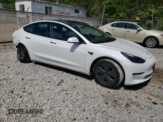 2022 Tesla Model 3 Long Range z VIN 5YJ3E1EB6NF184352, wystawiony jako Copart lot #55636845 z przebiegiem 30 891 mil mil oraz Szkody całkowita. Historia ofert i sprzedaży dostępna na DreamBid. Obrazek 4.