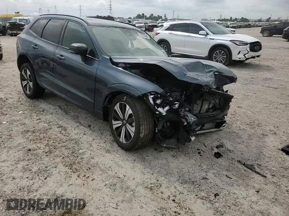 2023 Volvo XC60 Plus Dark Theme z VIN YV4H60DLXP1338593, wystawiony jako Copart lot #54832565 z przebiegiem 17 406 mil mil oraz Nie do naprawy • Non repairable. Historia ofert i sprzedaży dostępna na DreamBid. Obrazek 15.