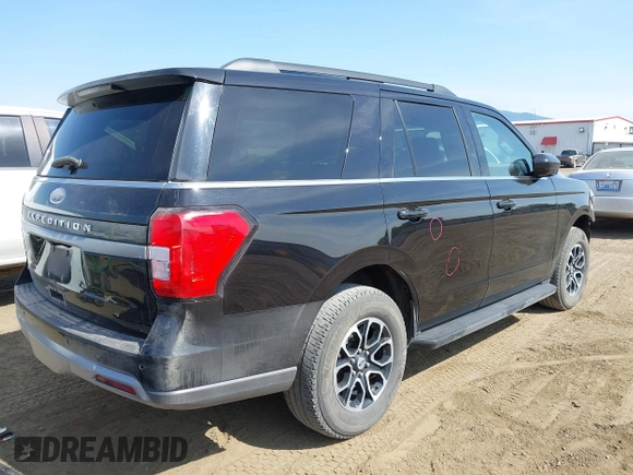 2024 Ford Expedition XLT with VIN 1FMJU1H83REA52243, listed as a IAAI auction lot 42510742 with 33,284 mi miles and . Bid and sale history available at DreamBid. Image 4.