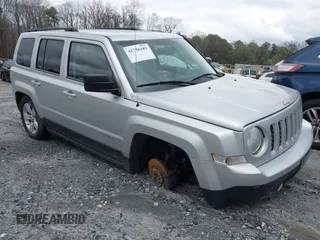 2014 Jeep Patriot Latitude with VIN 1C4NJRFB2ED500595, listed as a IAAI auction lot 41736183 with 78,347 mi miles. Bid and sale history available at carsss.com. Image 1.