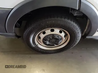 2015 Ford Transit Cargo с VIN 1FTNR1ZM8FKA45398, выставлен на аукционе IAAI как лот 42575775 с пробегом 111 526 миль миль и . История ставок и продаж доступна на DreamBid. Изображение 17.