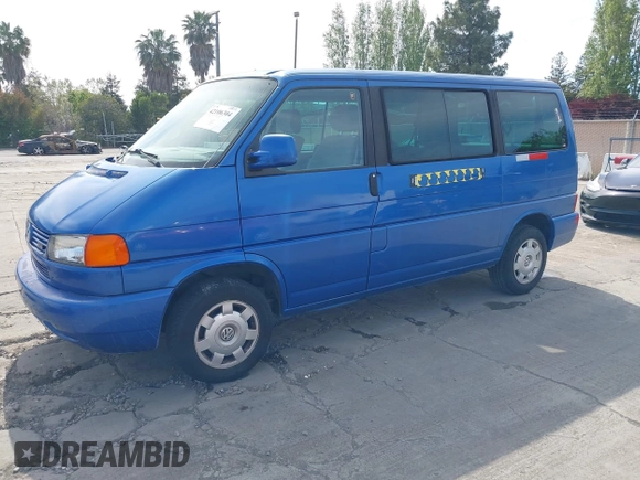 2000 Volkswagen EuroVan с VIN WV2MH4703YH022435, выставлен на аукционе IAAI как лот 42106304 с пробегом 185 376 миль миль и . История ставок и продаж доступна на DreamBid. Изображение 2.