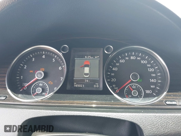 2013 Volkswagen CC Executive z VIN WVWGU7AN3DE524175, wystawiony jako IAAI lot #42401952 z przebiegiem 165 023 mil mil oraz . Historia ofert i sprzedaży dostępna na DreamBid. Obrazek 7.