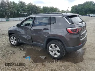 2019 Jeep Compass Latitude z VIN 3C4NJDBB4KT628626, wystawiony jako Copart lot #65212555 z przebiegiem 72 825 mil mil oraz Szkoda całkowita • Salvage title. Historia ofert i sprzedaży dostępna na DreamBid. Obrazek 2.