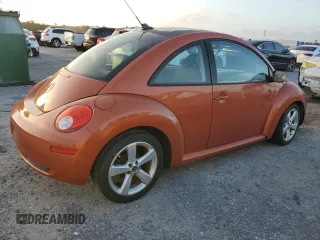 2010 Volkswagen New Beetle Coupe with VIN 3VWRW3AG8AM032953, listed as a Copart auction lot 77869254 with 0 mi miles and Clean Title. Bid and sale history available at carsss.com. Image 3.