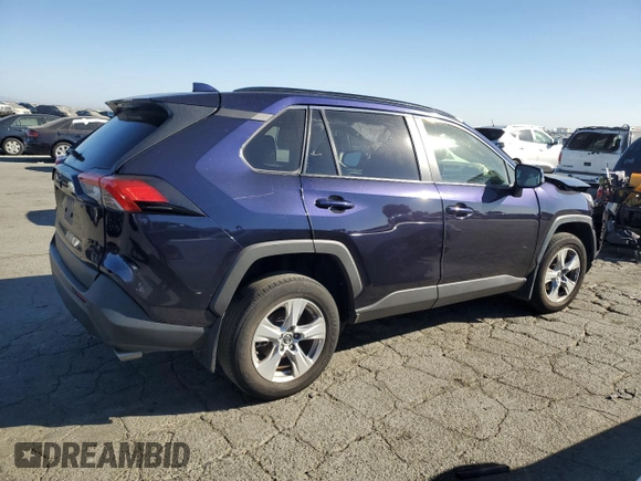 2019 Toyota RAV4 XLE with VIN JTMP1RFV8KD513544, listed as a Copart auction lot 73611684 with Not Provided miles and Salvage Title. Bid and sale history available at DreamBid. Image 3.