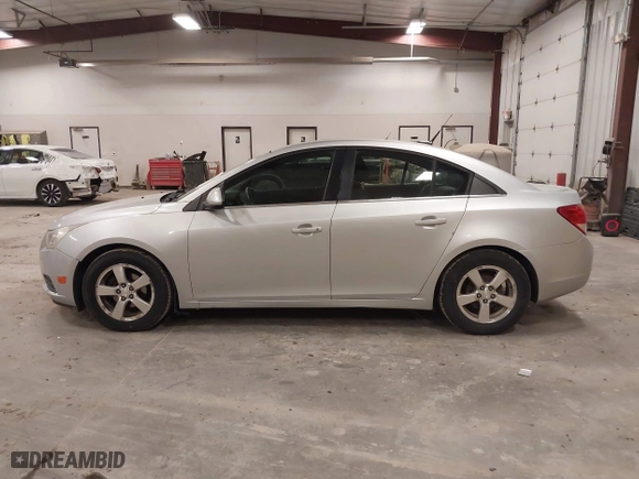 2014 Chevrolet Cruze 1LT with VIN 1G1PC5SB1E7119104, listed as a IAAI auction lot 41887771 with 173,734 mi miles. Bid and sale history available at carsss.com. Image 14.