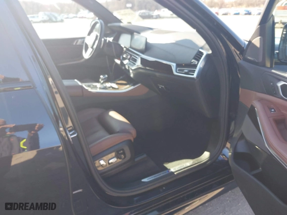 2021 BMW X5 xDrive40i with VIN 5UXCR6C09M9F83785, listed as a IAAI auction lot 41828697 with 57,863 mi miles. Bid and sale history available at carsss.com. Image 5.