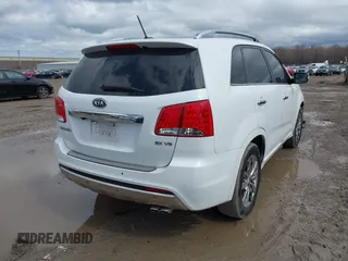 2013 Kia Sorento SX with VIN 5XYKW4A2XDG381578, listed as a IAAI auction lot 41846320 with 185,112 mi miles. Bid and sale history available at carsss.com. Image 4.