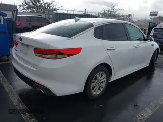 2016 Kia Optima LX z VIN 5XXGT4L37GG019740, wystawiony jako IAAI lot #41191720 z przebiegiem 134 390 mil mil oraz . Historia ofert i sprzedaży dostępna na DreamBid. Obrazek 4.