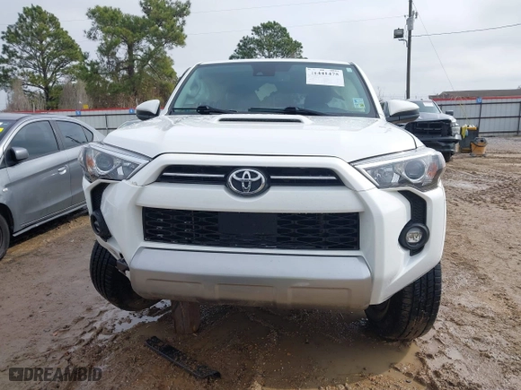 2022 Toyota 4Runner TRD Off Road with VIN JTEPU5JR2N5978258, listed as a IAAI auction lot 41441475 with 80,395 mi miles. Bid and sale history available at carsss.com. Image 12.
