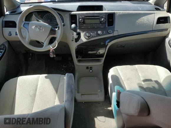 2014 Toyota Sienna L z VIN 5TDZK3DC2ES418247, wystawiony jako Copart lot #53362315 z przebiegiem 165 120 mil mil oraz Szkoda całkowita • Salvage title. Historia ofert i sprzedaży dostępna na DreamBid. Obrazek 8.