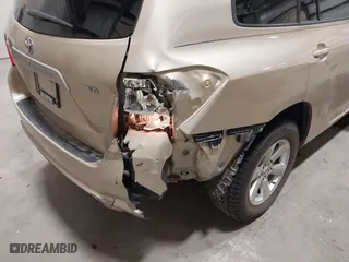 2008 Toyota Highlander with VIN JTEES41A282058492, listed as a IAAI auction lot 41609226 with 217,807 mi miles. Bid and sale history available at carsss.com. Image 6.